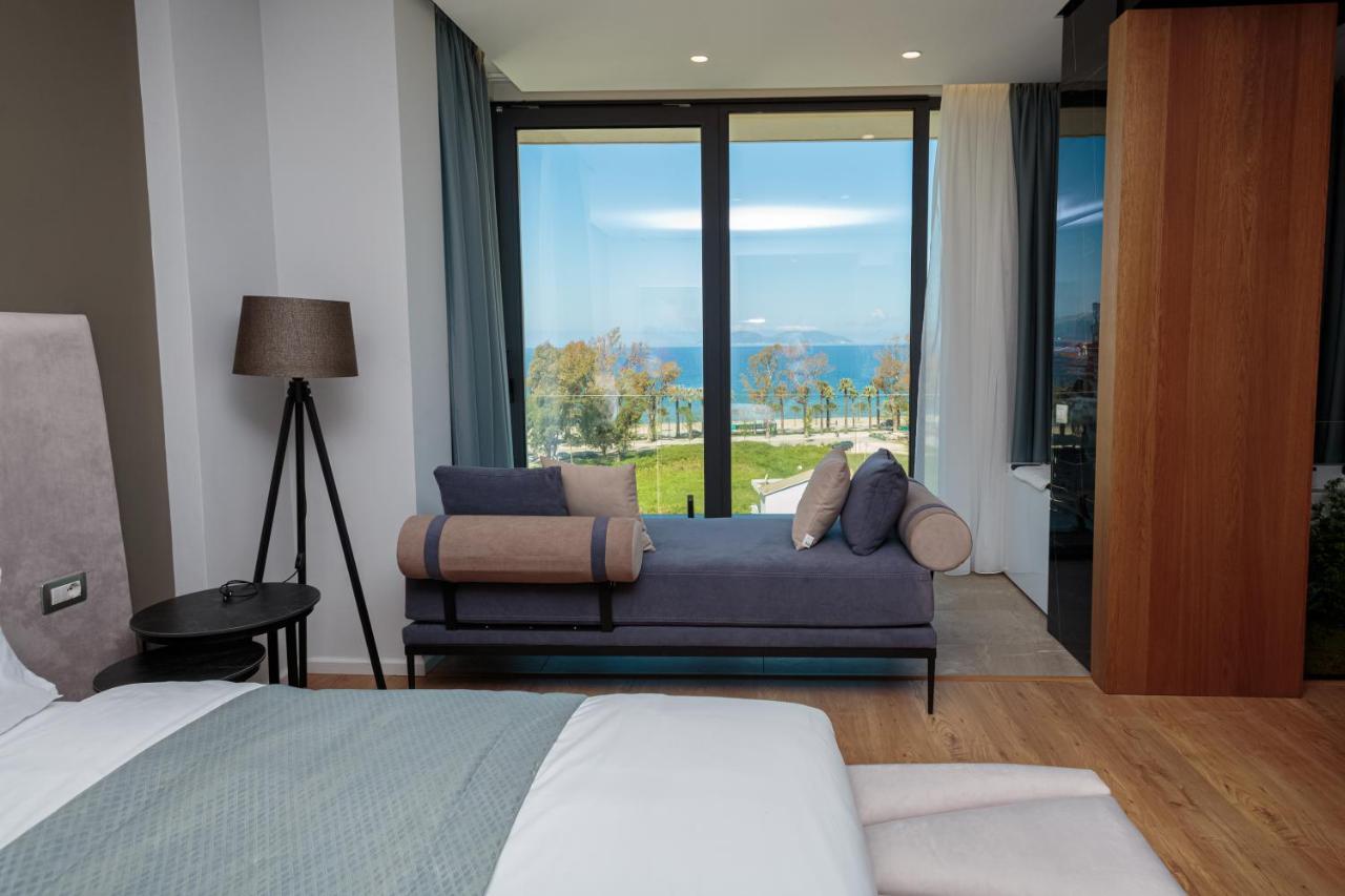 Ames Hotel & Spa Vlorë Exterior foto