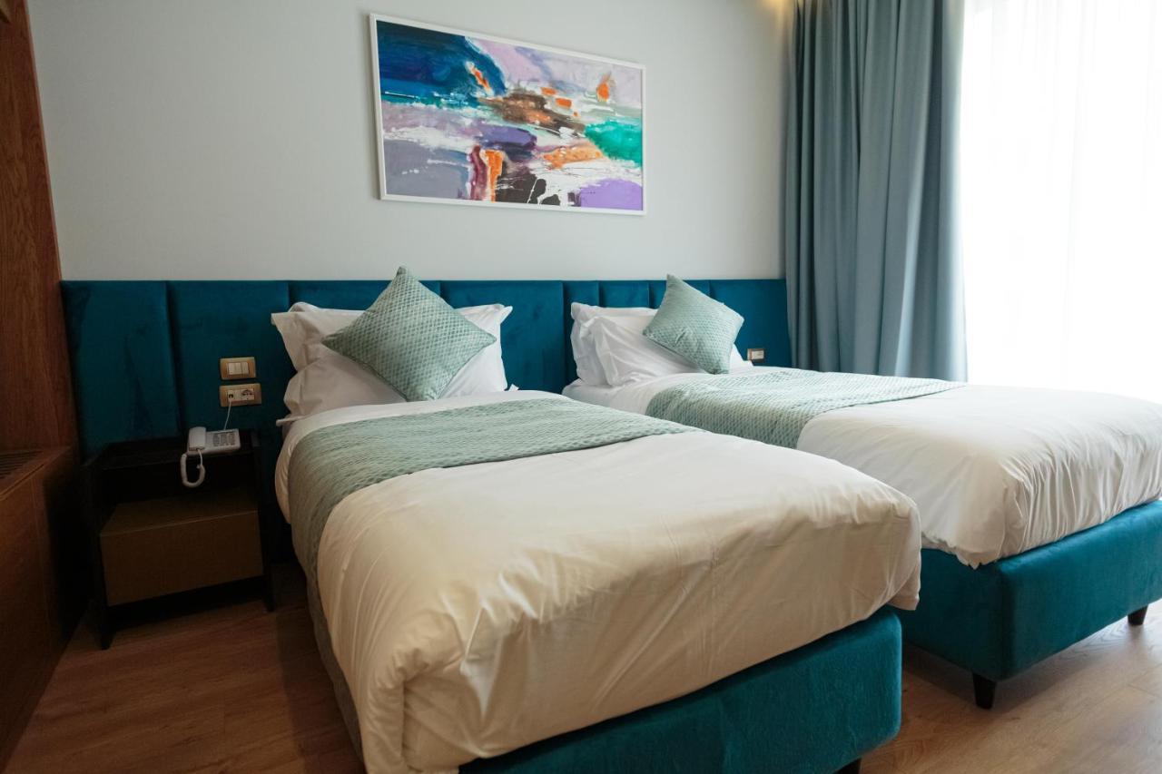 Ames Hotel & Spa Vlorë Exterior foto